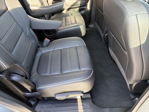 Used 2023 GMC Acadia Denali w/ Denali Technology Package FWD image 84