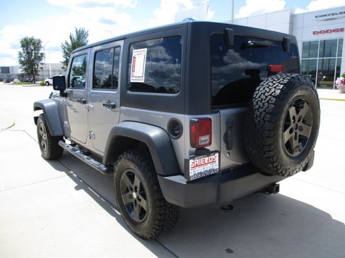 Used 2014 Jeep Wrangler Unlimited Sport w/ Quick Order Package 24S AWD/4WD image 3