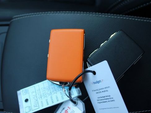 Used 2025 Volvo XC40 B5 Plus image 31