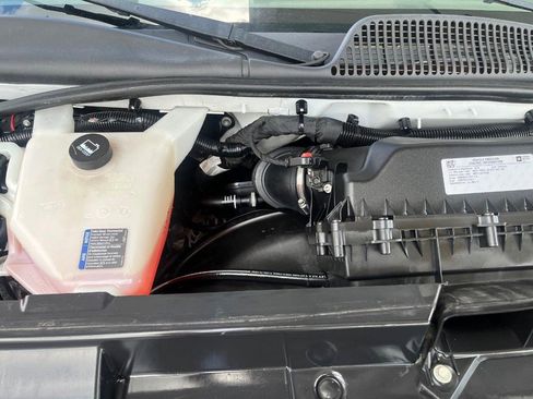 Used 2018 Chevrolet Express 2500 RWD image 13
