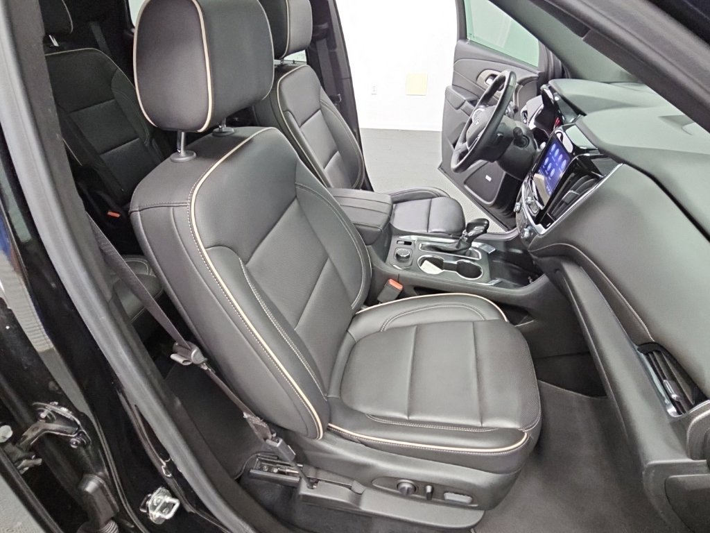 Used 2023 Chevrolet Traverse Premier FWD image 45