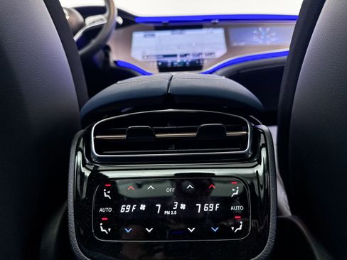 Used 2023 Mercedes-Benz EQS 580 4MATIC SUV image 32