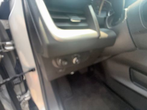 Used 2022 GMC Terrain SLE w/ Driver Convenience Package FWD image 16
