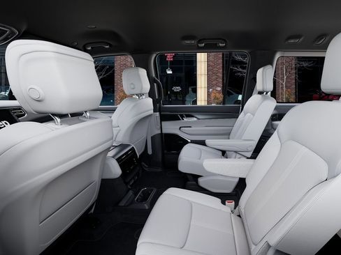 New 2026 Jeep Grand Wagoneer L Limited AWD/4WD image 23