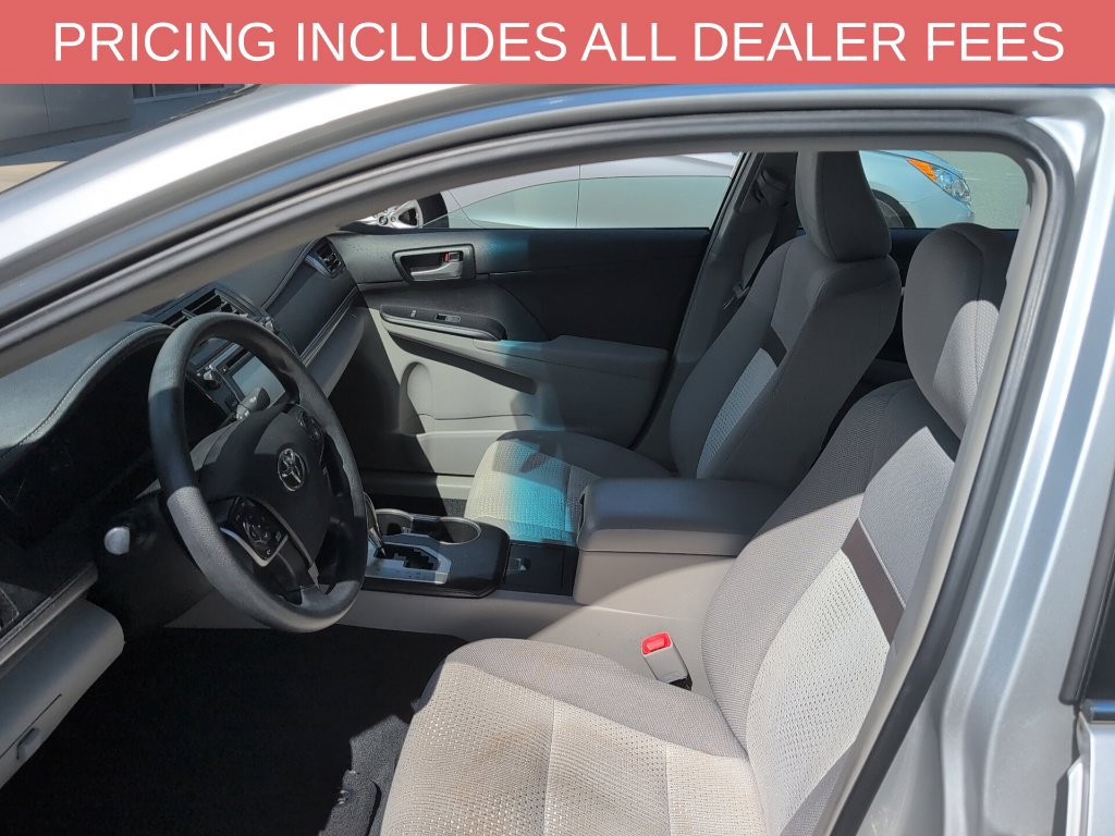 Used 2014 Toyota Camry LE FWD image 2