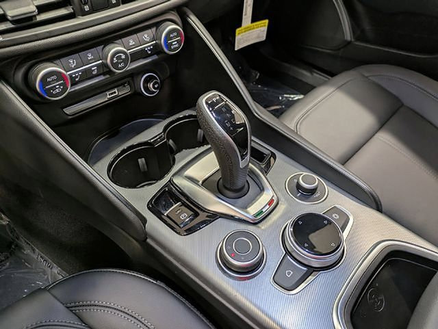 Used 2025 Alfa Romeo Giulia w/ Driving Assist Package RWD image 16