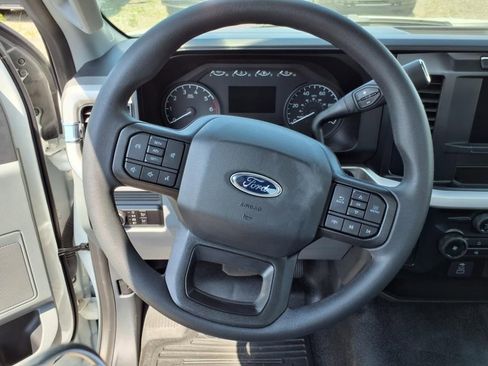 New 2023 Ford F250 XL w/ XL Chrome Package image 10