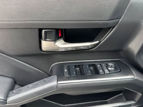 Used 2025 Toyota Tacoma TRD Sport image 11