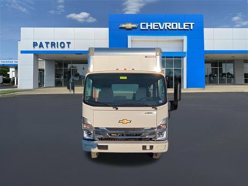 Used 2024 Chevrolet Low Cab Forward 5500XG RWD image 6
