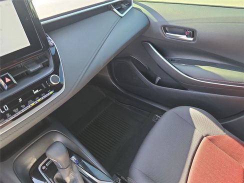 Used 2024 Toyota Corolla SE image 25
