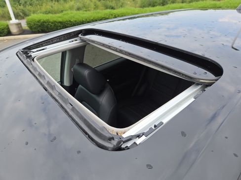 Used 2025 Honda CR-V EX-L image 4
