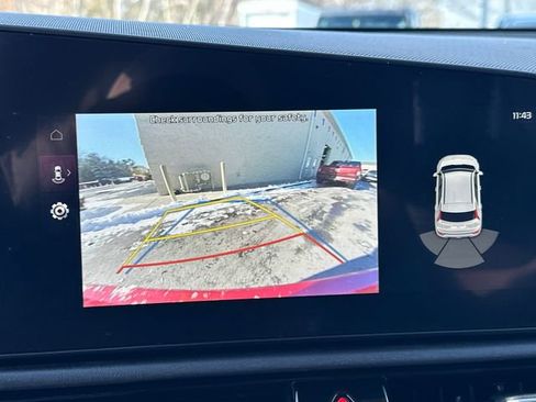 Used 2023 Kia Niro EX Touring image 33