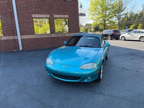 Used 2003 MAZDA MX-5 Miata RWD image 2