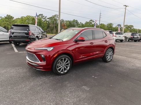 Used 2024 Buick Encore GX Avenir w/ Avenir Technology Package FWD image 4