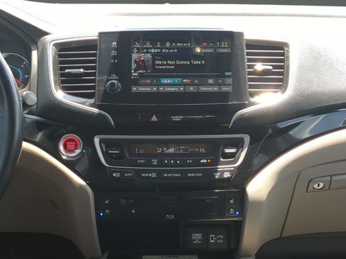 Used 2020 Honda Pilot Elite image 16