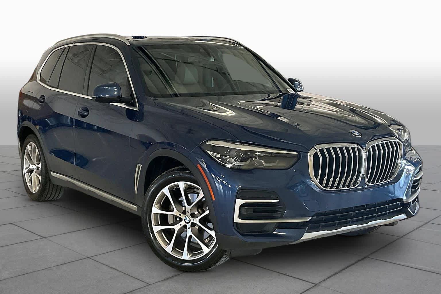 Used 2022 BMW X5 sDrive40i w/ Premium Package RWD image 2
