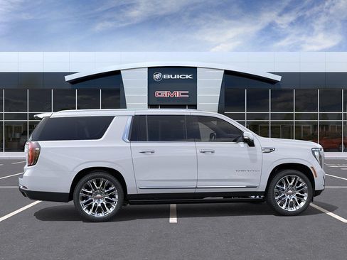 New 2026 GMC Yukon XL Denali w/ Denali Reserve Package AWD/4WD image 5