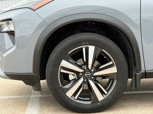 Certified 2025 Nissan Rogue SL image 6