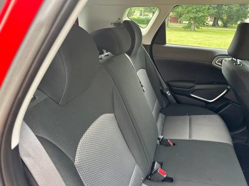 Certified 2025 Kia Soul LX w/ LX Technology Package FWD image 23