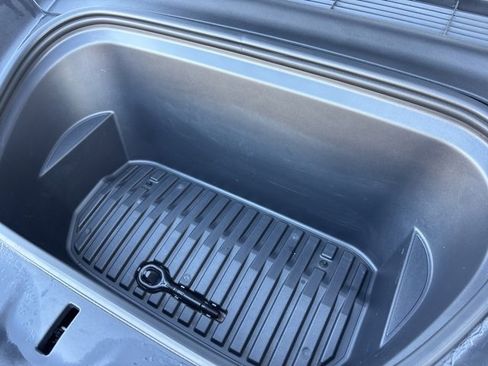 Used 2023 Tesla Model Y Long Range image 28