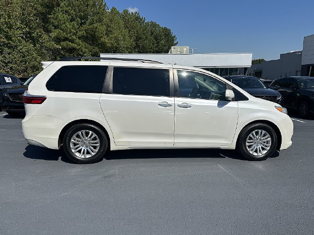 Used 2015 Toyota Sienna XLE Premium FWD image 8