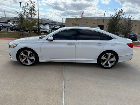 Used 2018 Honda Accord Touring image 8