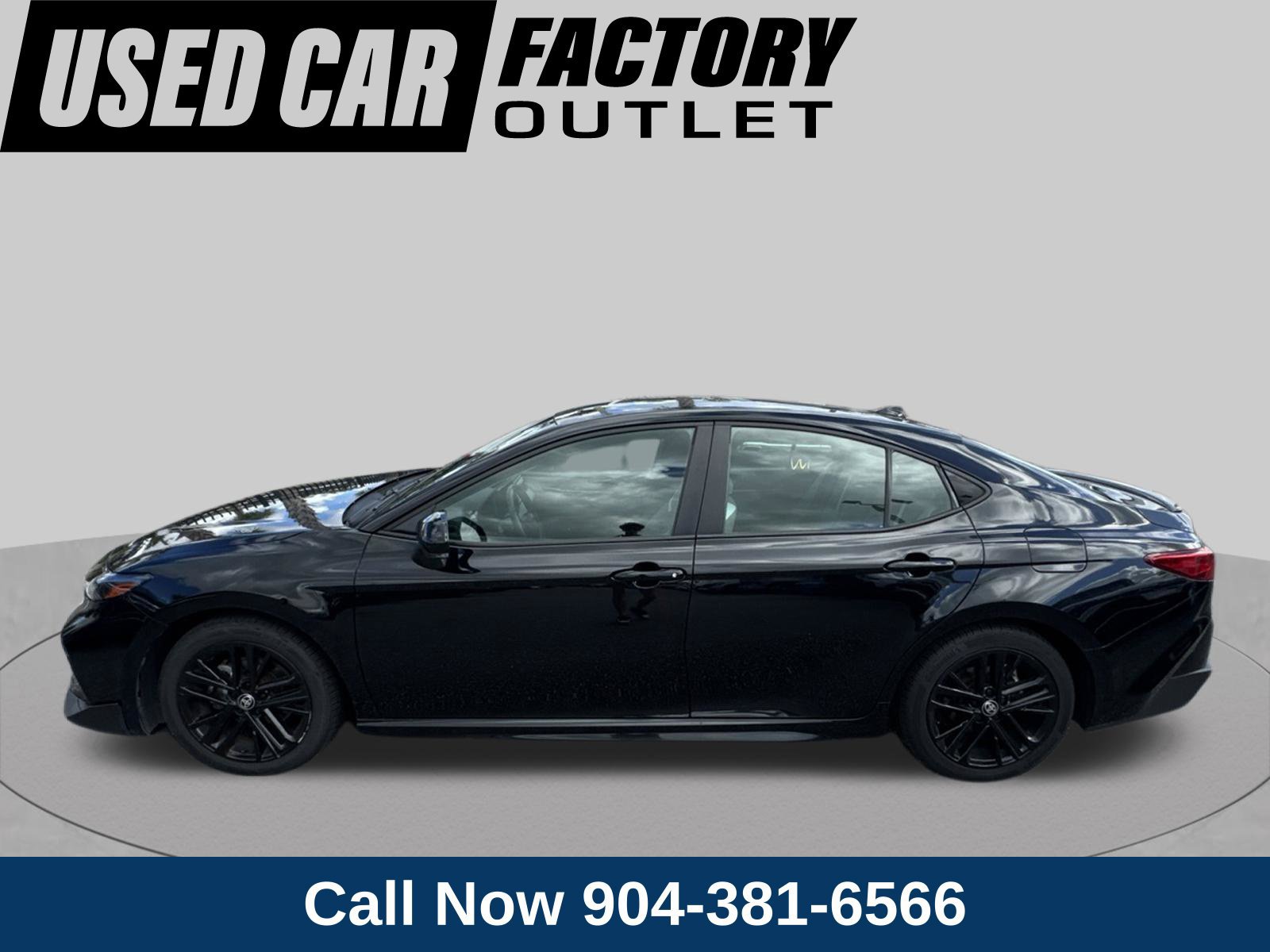 Used 2025 Toyota Camry SE FWD image 5