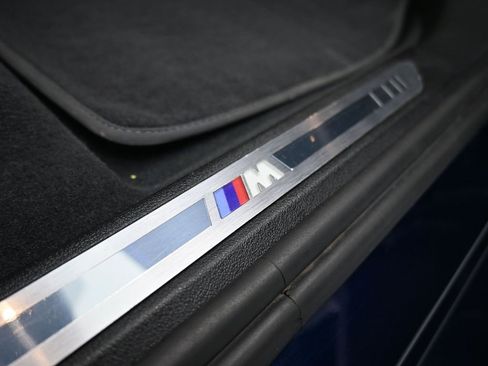 Used 2022 BMW X7 xDrive40i w/ M Sport Package image 22