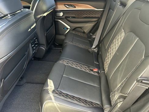 New 2025 Jeep Grand Cherokee Summit image 19