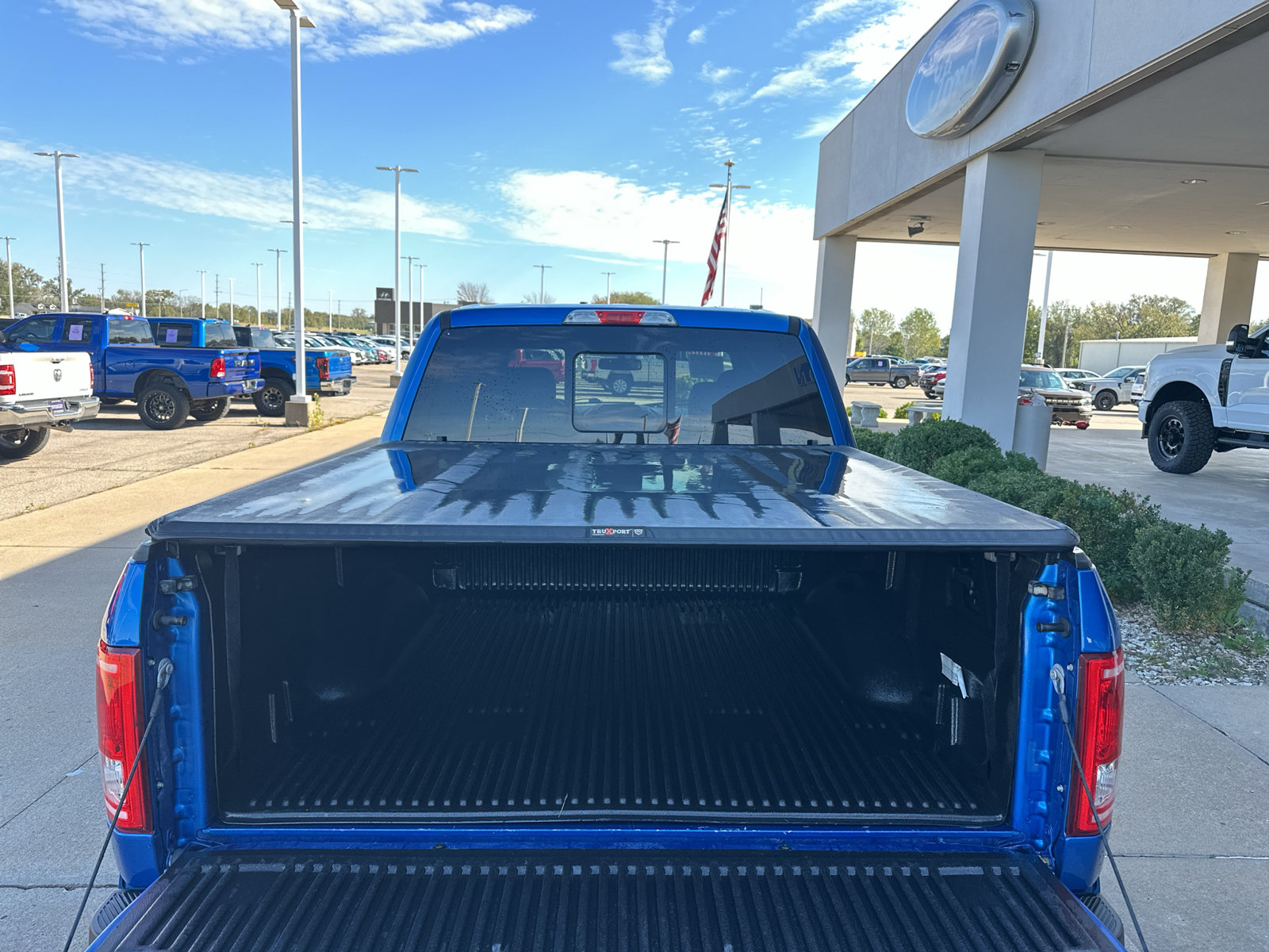 Used 2015 Ford F150 XLT w/ Equipment Group 302A Luxury AWD/4WD image 15