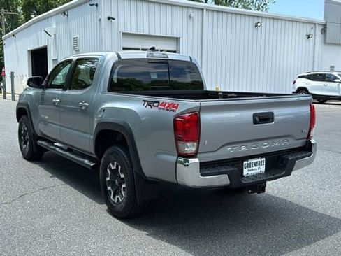 Used 2017 Toyota Tacoma TRD Off-Road w/ Tow Package (A/T) AWD/4WD image 4