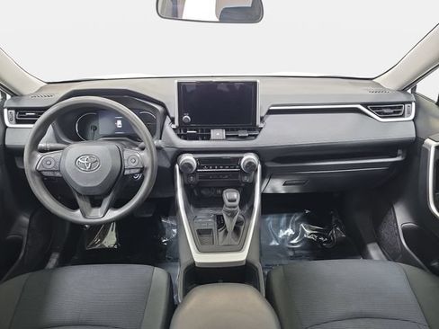 Used 2024 Toyota RAV4 LE FWD image 10
