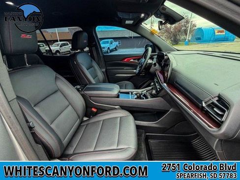 Used 2025 Chevrolet Traverse Z71 w/ Driver Confidence Package AWD/4WD image 13