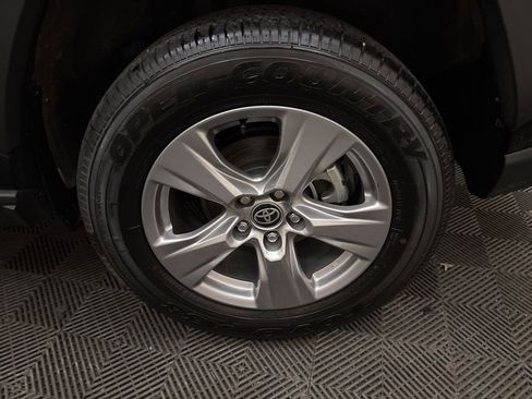 Used 2025 Toyota RAV4 XLE image 27