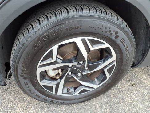 Used 2023 Kia Sportage LX image 8