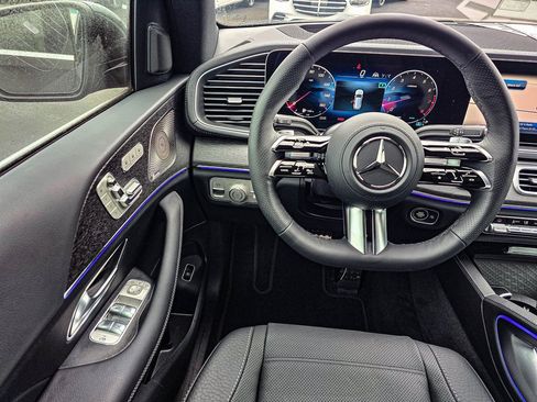 New 2026 Mercedes-Benz GLS 580 4MATIC image 35