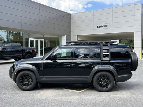 Used 2023 Land Rover Defender 130 SE AWD/4WD image 8