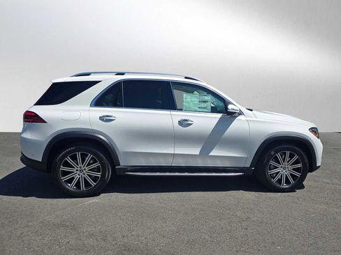 New 2026 Mercedes-Benz GLE 450e 4MATIC image 2