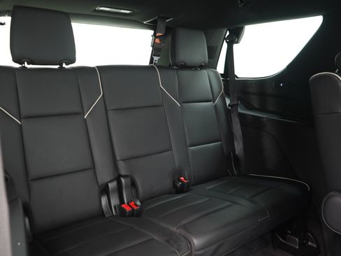 Used 2023 Cadillac Escalade Premium Luxury AWD/4WD image 15
