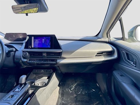 Used 2024 Toyota Prius LE FWD image 19