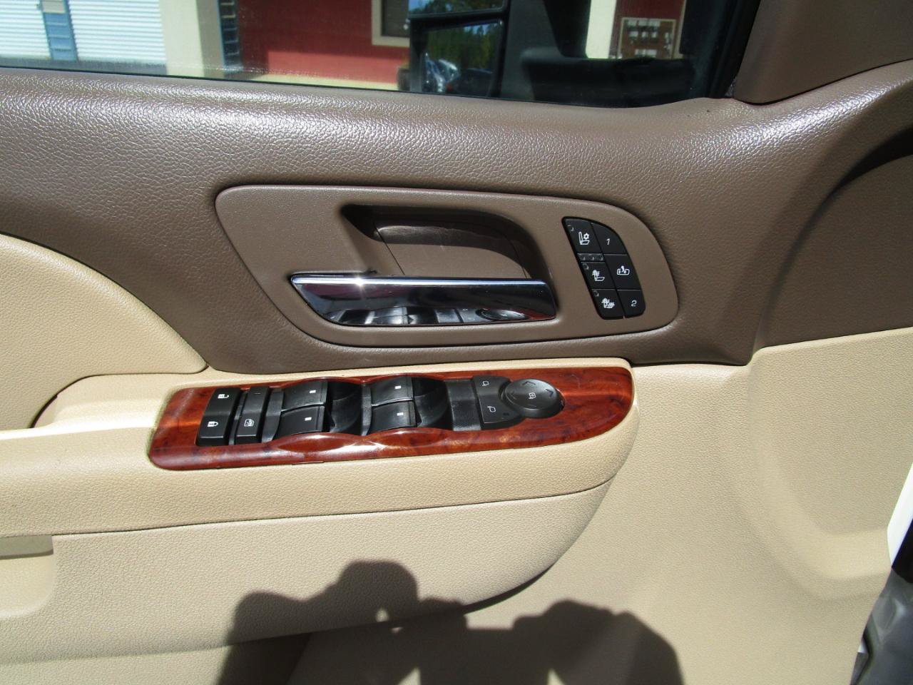 Used 2012 Chevrolet Silverado 2500 LTZ w/ LTZ Plus Package AWD/4WD image 17