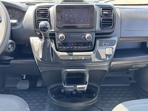 Used 2025 RAM ProMaster 2500 w/ Convenience Group image 15