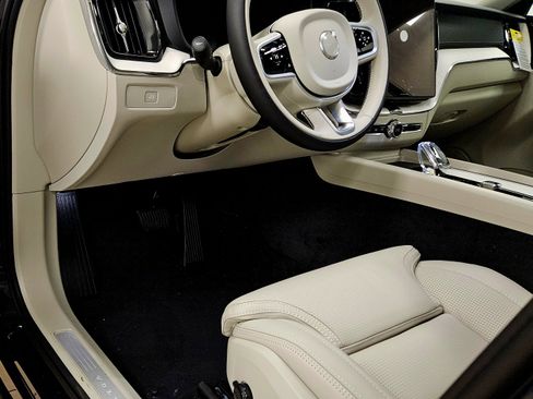 New 2026 Volvo XC60 B5 Ultra w/ Climate Package image 45