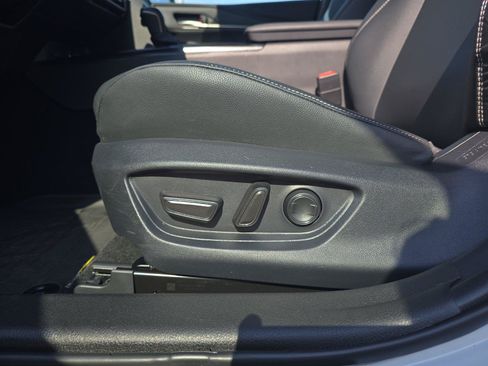 Used 2025 Toyota Camry SE FWD image 22