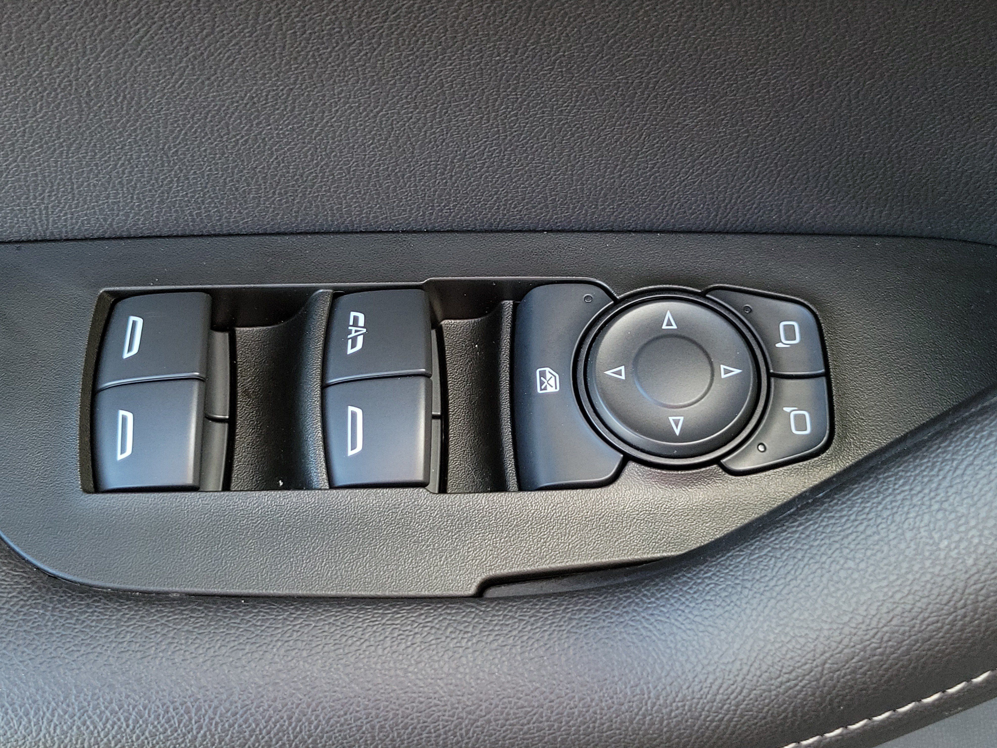Used 2023 Chevrolet Blazer LT w/ Midnight/Sport Edition FWD image 28