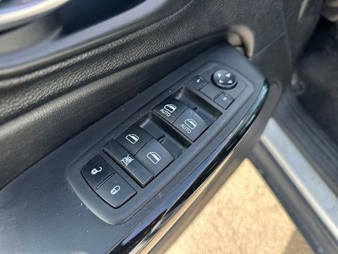 Used 2021 Jeep Cherokee Latitude Plus image 12