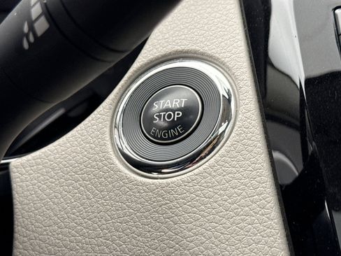 Used 2022 Nissan Rogue Sport SL w/ Premium Package FWD image 21