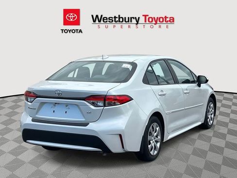 Used 2022 Toyota Corolla LE image 9