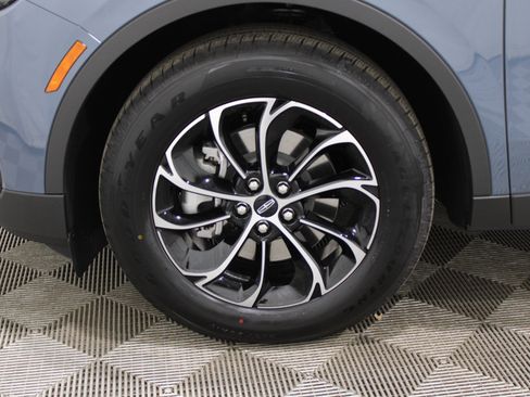 Used 2025 Lincoln Nautilus Premier AWD/4WD image 31