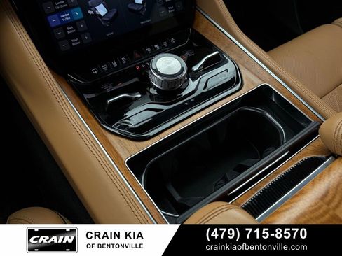 Used 2022 Jeep Grand Wagoneer Series III w/ Rear Seat Video Group 1 image 19